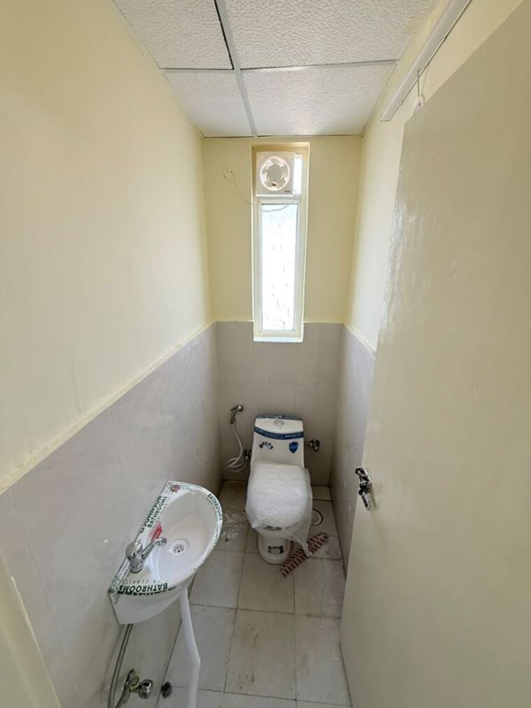 Bathroom, pyramid-infinity 3 Bedroom 720 Sq.Ft. Apartment In Sector 70 Gurgaon 10762871