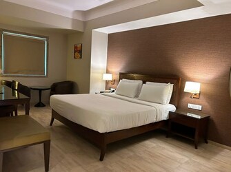 3 BHK +Apartment For Sale in Juhu Residency in Juhu, Mumbai