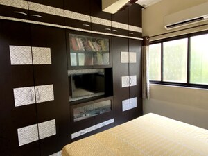 Room in 1.5 BHK Apartment at Mahaprabhu CHS, Malad West – for Rent