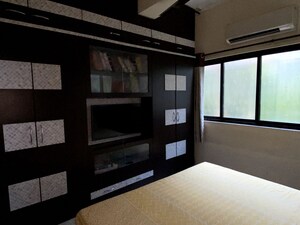 Room in 1.5 BHK Apartment at Mahaprabhu CHS, Malad West – for Rent