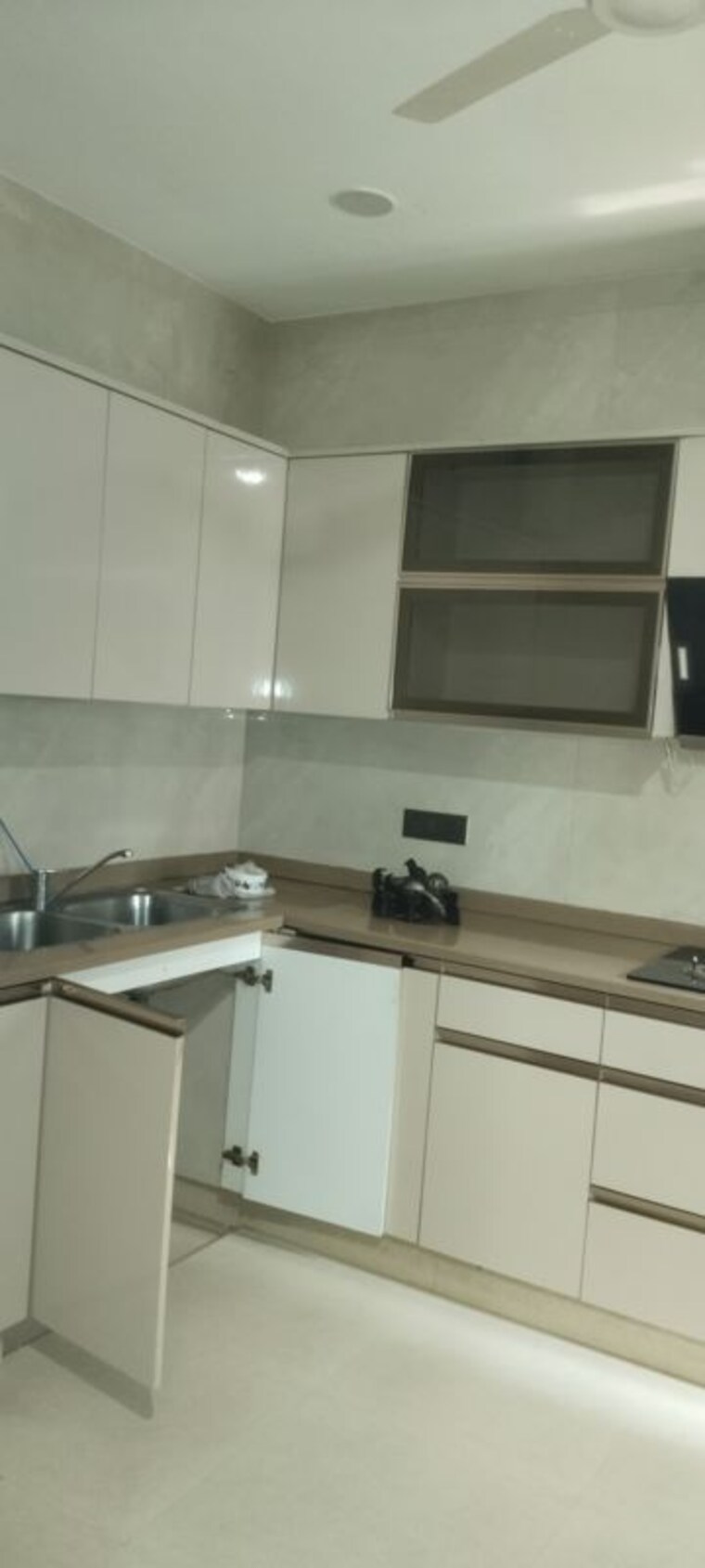Kitchen, jasola vihar 3 Bedroom 2500 Sq.Ft. Builder Floor In Jasola Vihar Delhi 10762916