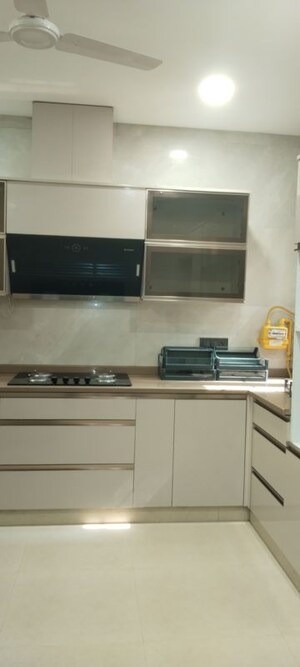 Furnished Amenities in 3 BHK Builder Floor at Jasola Vihar – for Rent