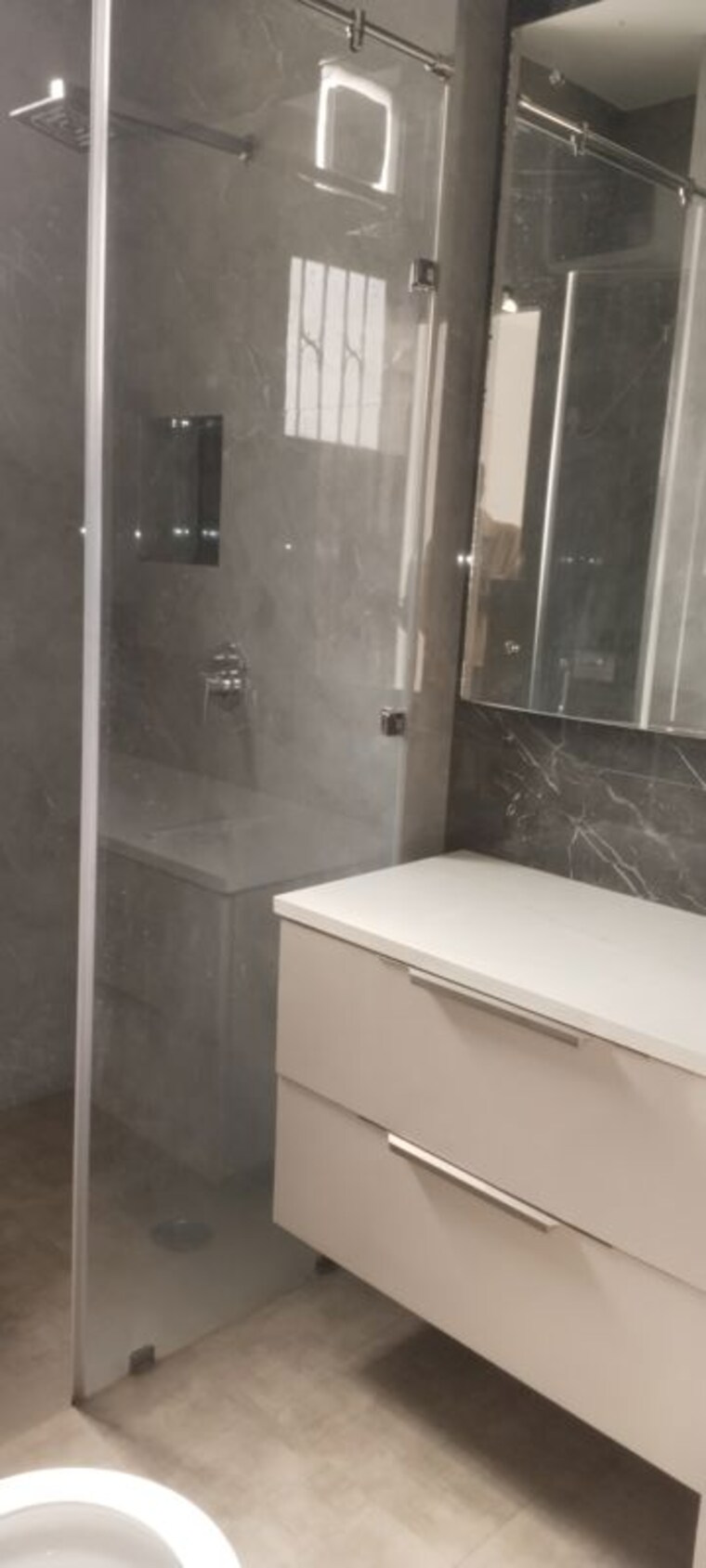 Bathroom, jasola vihar 3 Bedroom 2500 Sq.Ft. Builder Floor In Jasola Vihar Delhi 10762916