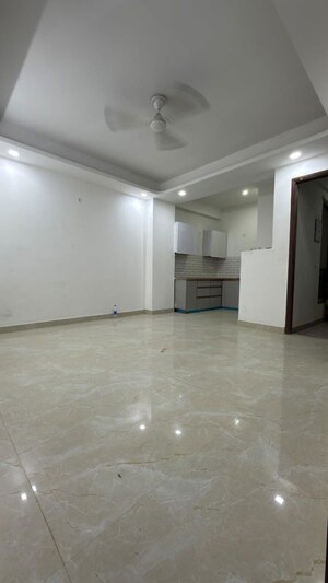 Room in 2 BHK Builder Floor at Saket – for Rent