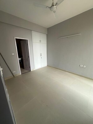 Room in 3 BHK Apartment at Pyramid Infinity, Sector 70 – for Rent