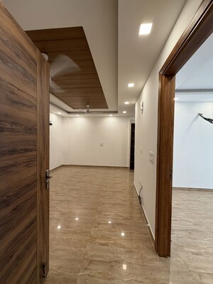 Hall in 3 BHK Builder Floor at BPTP District Phase 2, Sector 84 – for Sale