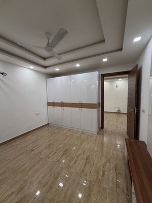 Room in 3 BHK Builder Floor at BPTP District Phase 2, Sector 84 – for Sale