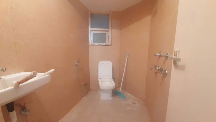 Bathroom, vaishali sector 4 3 Bedroom 1100 Sq.Ft. Apartment In Vaishali Sector 4 Ghaziabad 10763018
