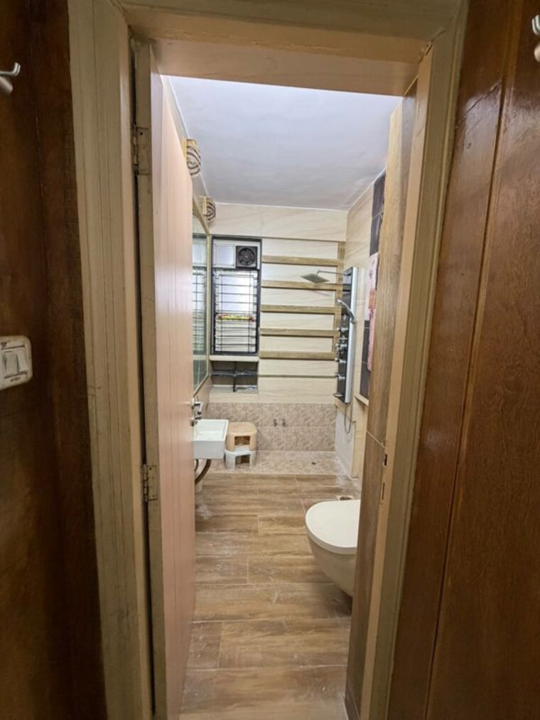 Bathroom, nirmal-city-of-joy-chs-ltd 2 Bedroom 999 Sq.Ft. Apartment In Mulund West Mumbai 10763027