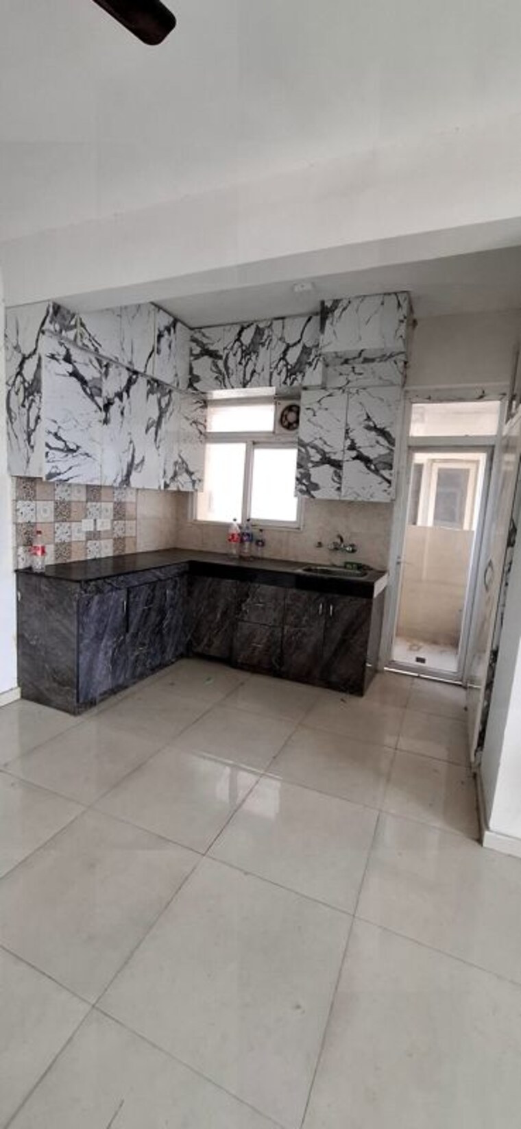 Kitchen, signature-global-the-millennia 2 Bedroom 800 Sq.Ft. Apartment In Sector 37d Gurgaon 10763046