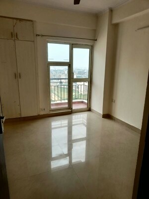 Room in 2 BHK Apartment at Aims Golf City, Sector 75 – for Rent