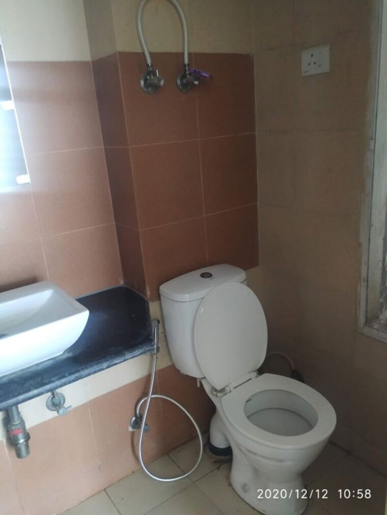 Bathroom, mahagun-mywoods 2 Bedroom 1000 Sq.Ft. Apartment In Sector 16c Greater Noida Greater Noida 10763033