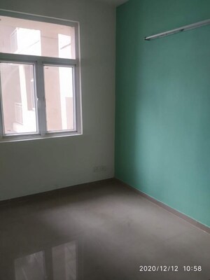 Room in 2 BHK Apartment at Mahagun Mywoods, Sector 16c Greater Noida – for Rent