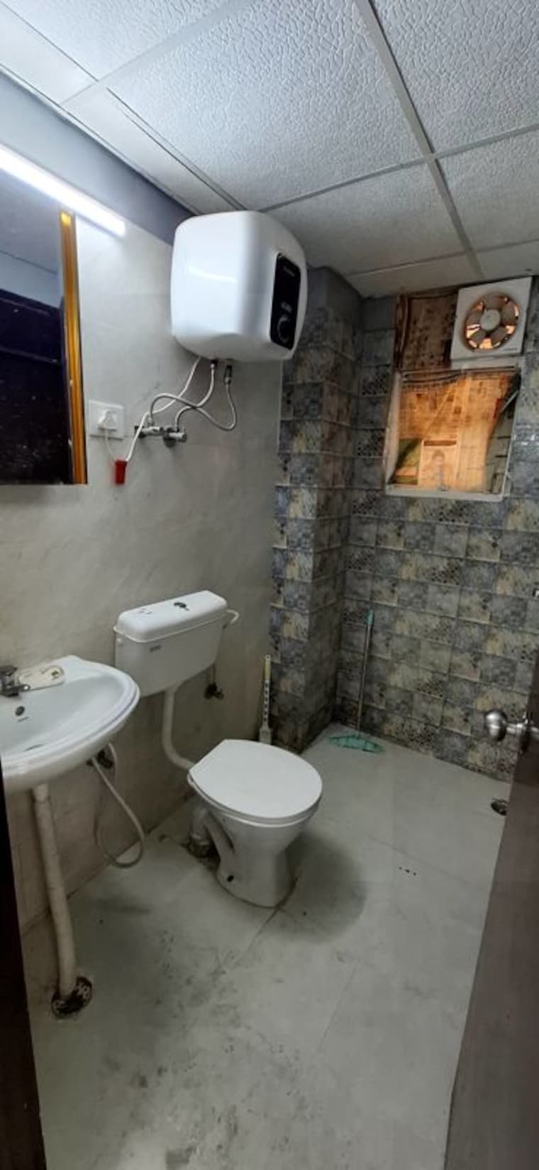 Bathroom, signature-global-the-millennia 2 Bedroom 800 Sq.Ft. Apartment In Sector 37d Gurgaon 10763064