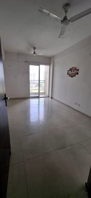 Room in 2 BHK Apartment at Signature Global The Millennia, Sector 37d – for Rent