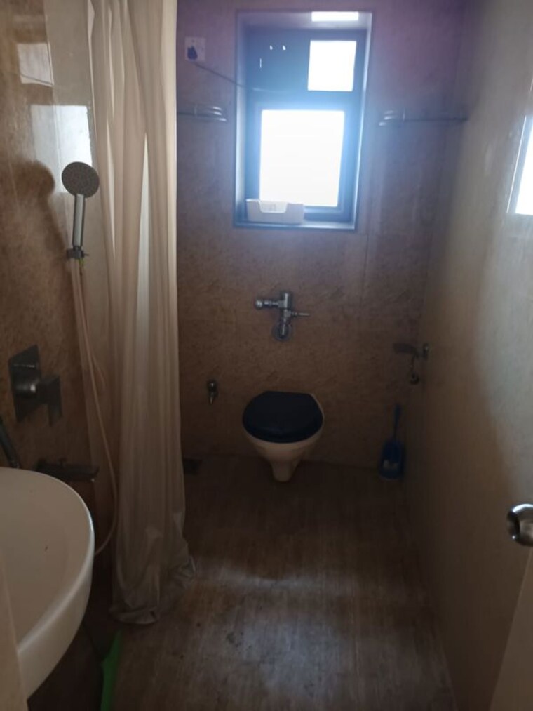 Bathroom, manju-mahal-apartment 1 Bedroom 650 Sq.Ft. Apartment In Pali Hill Mumbai 10763082