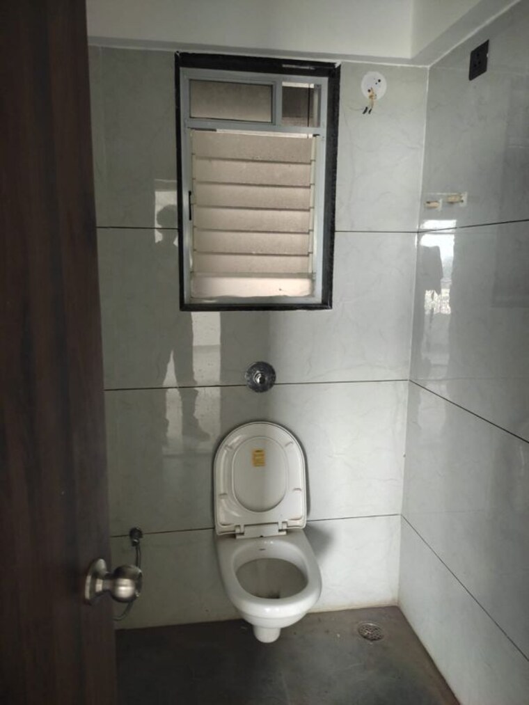 Bathroom, shree-sankalp-the-legend 2 Bedroom 850 Sq.Ft. Apartment In Hinjewadi Pune 10763096