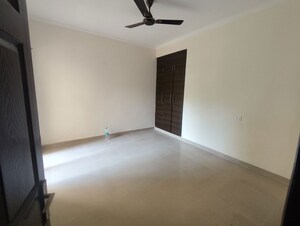 Room in 3 BHK Apartment at Paramount Floraville, Sector 137 – for Sale
