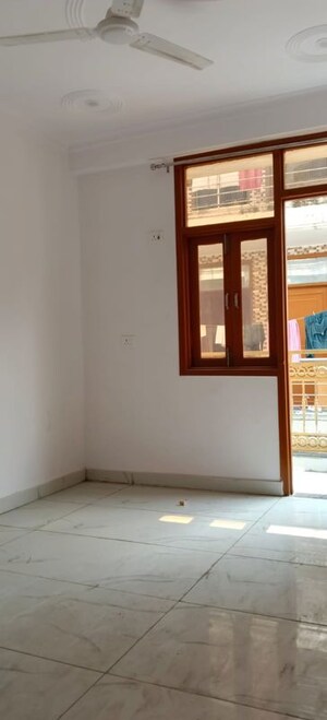 Room in 2 BHK Builder Floor at Neb Sarai – for Rent