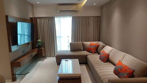 2 BHK Apartment For Rent in Khar West