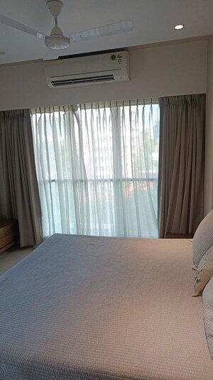 Bedroom in 2 BHK Apartment at Khar West – for Rent
