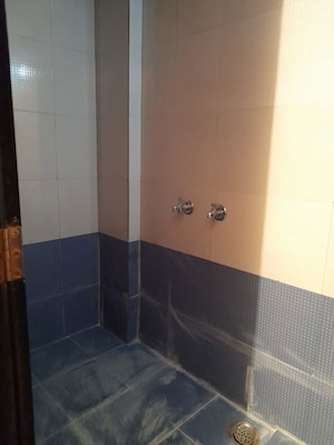 Bathroom in 1 RK Apartment at Mahatma Society – for Rent