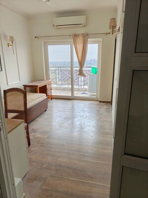 Room in 3.5 BHK Apartment at Central Park Flower Valley Aqua Front Towers, Sohna Sector 33 – for Rent