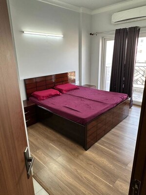 Bedroom in 4 BHK Apartment at Central Park Flower Valley Aqua Front Towers, Sohna Sector 33 – for Rent
