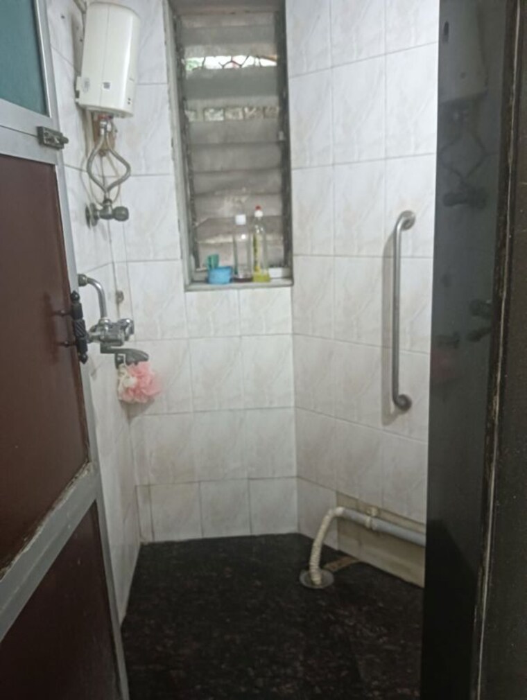 Bathroom, mantri-park 2 Bedroom 630 Sq.Ft. Apartment In Goregaon East Mumbai 10763166