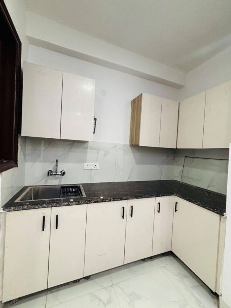 Kitchen, freedom fighters enclave 1 Bedroom 700 Sq.Ft. Apartment In Freedom Fighters Enclave Delhi 10763173