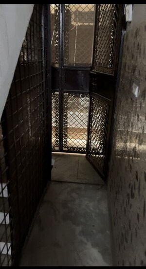 Bathroom in 2.5 BHK Independent House at Dwarka Mor – for Rent