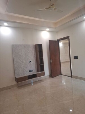 Room in 4 BHK Independent House at Sector 43 – for Rent