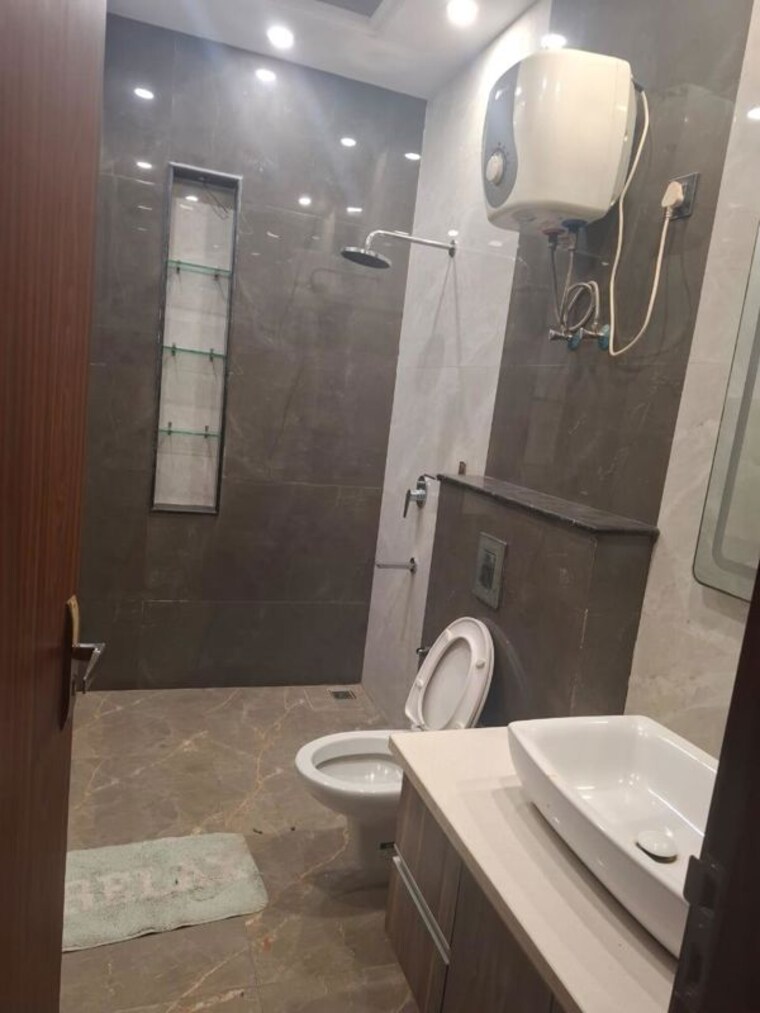 Bathroom, sector 43 4 Bedroom 2500 Sq.Ft. Independent House In Sector 43 Noida 10763205