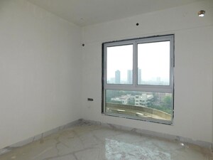 Room in 2 BHK Apartment at Shikara Heights, Sion – for Sale