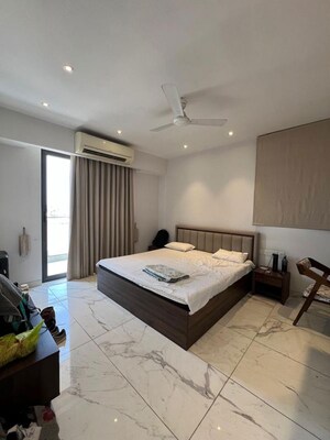 Team Area in 5 BHK Builder Floor at Sector 14 – for Sale