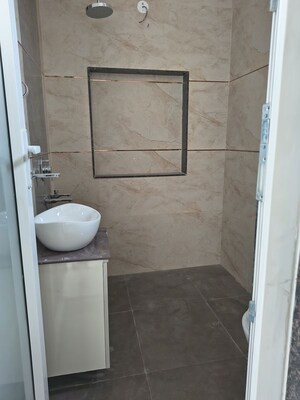 Furnished Amenities in 3 BHK Builder Floor at BPTP District Phase 2, Sector 84 – for Sale