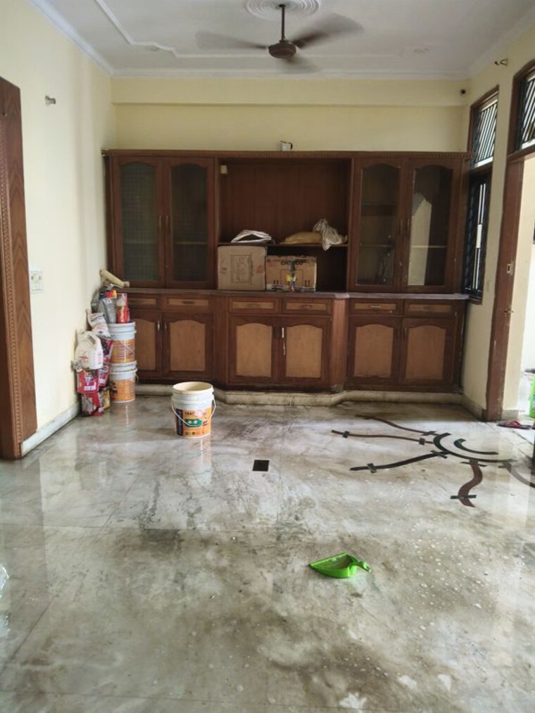 Room, rwa-apartments-sector-122 3 Bedroom 162 Sq.Mt. Villa In Sector 122 Noida 10763251