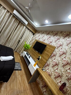 Furnished Amenities in Studio Apartment at Gaur City Mall, Sector 4 Greater Noida – for Sale