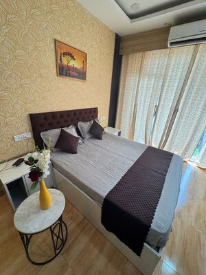 Team Area in Studio Apartment at Gaur City Mall, Sector 4 Greater Noida – for Sale