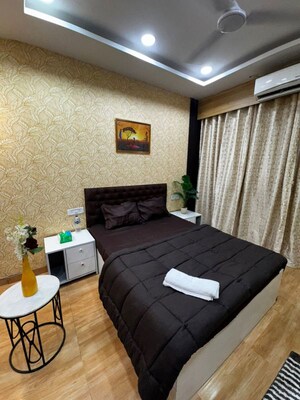 Team Area in Studio Apartment at Gaur City Mall, Sector 4 Greater Noida – for Sale