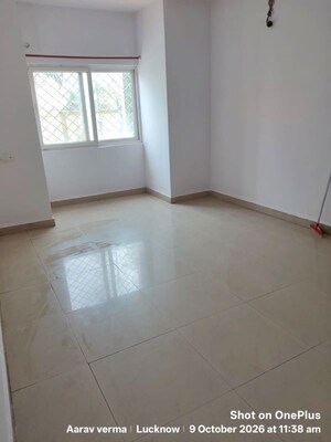 Room in 3 BHK Apartment at Janki Apartments LDA Colony, Lda Colony – for Rent
