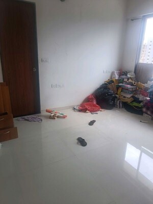 Room in 3 BHK Apartment at Runwal Nirvana, Parel – for Sale