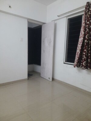 Bedroom in 1 BHK Apartment at Tingre Nagar – for Rent