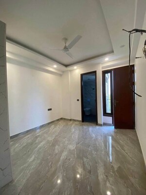 Room in 3 BHK Builder Floor at Saket – for Rent