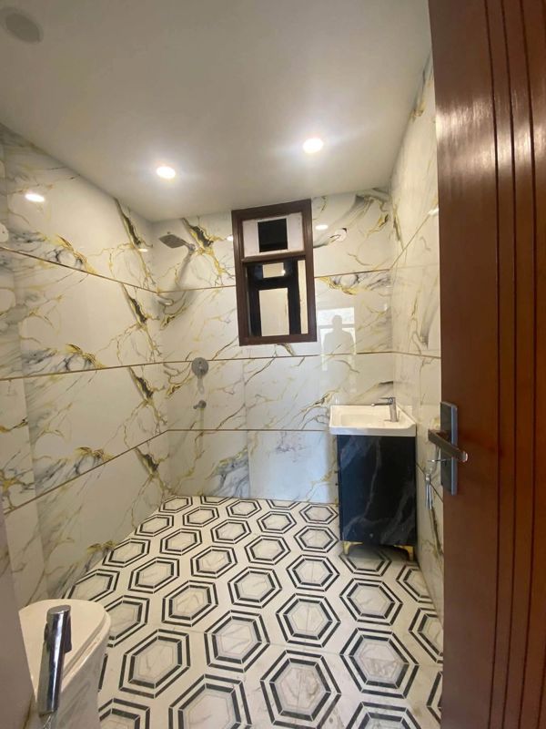 Bathroom in 3 BHK Builder Floor at Saket – for Rent