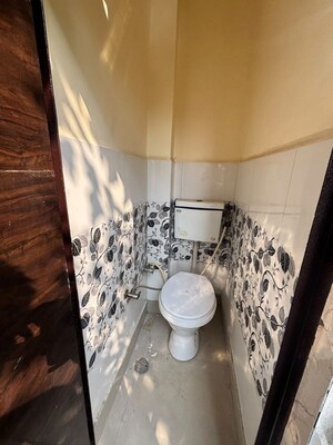 Team Area in 1 BHK Builder Floor at Uttam Nagar – for Rent