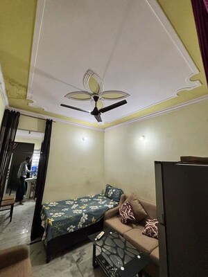 Team Area in 1 BHK Builder Floor at Uttam Nagar – for Rent