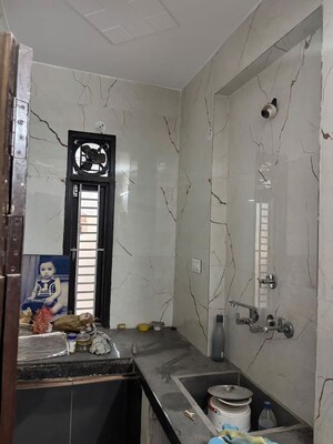 Team Area in 1 BHK Builder Floor at Uttam Nagar – for Rent