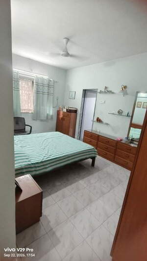 Bedroom in 2 BHK Apartment at Raheja Sunglow, Powai – for Rent