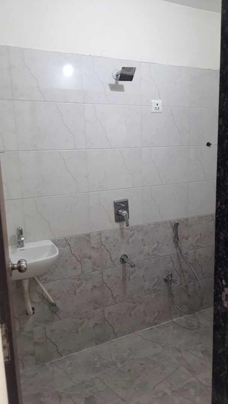 Bathroom, om-ashoka-heights 2 Bedroom 604 Sq.Ft. Apartment In Mulund West Mumbai 10743619